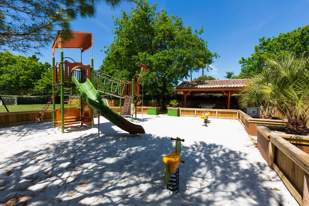 camping hourtin aire de jeux