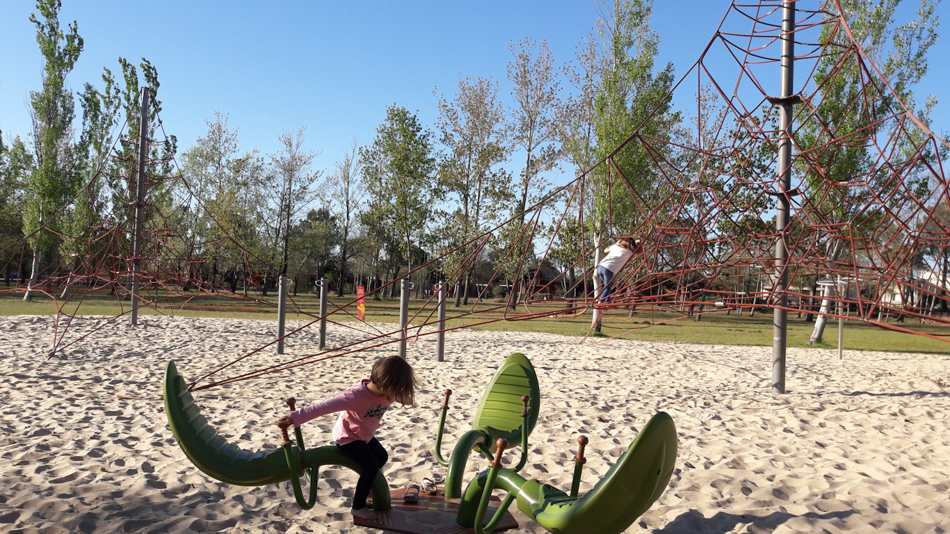 ILE AUX ENFANTS A HOURTIN PORT