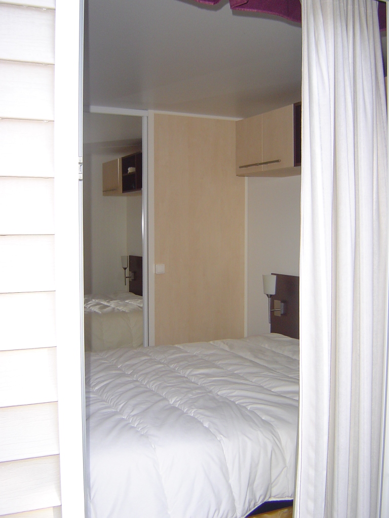 MH33 chambre lit double